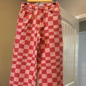 Zara  Jean! Very good condition! Will uplift your style with any tops!